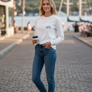 Vineyard Vines Womens White Long Sleeve Tee Medium Winter Whale